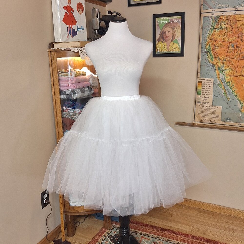 FULL SKIRT White Crinoline